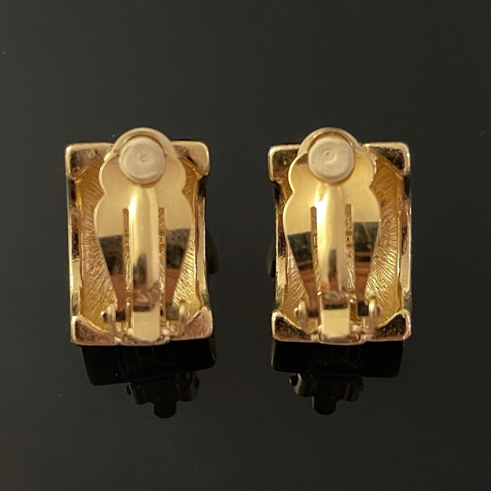 ✨Stunning Vintage Signed Richelieu Clip On Ears - Picture 2 of 3